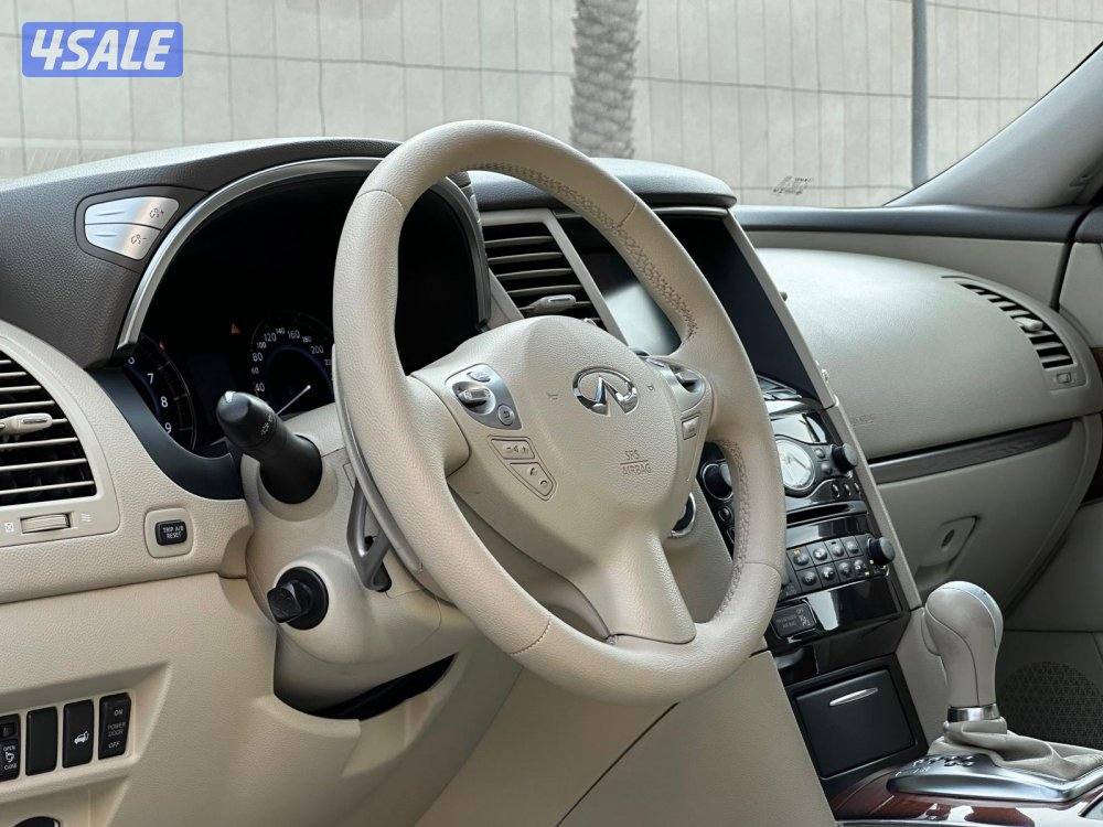 للبيع INFINITY QX70 موديل 2015 وارد البابطين7