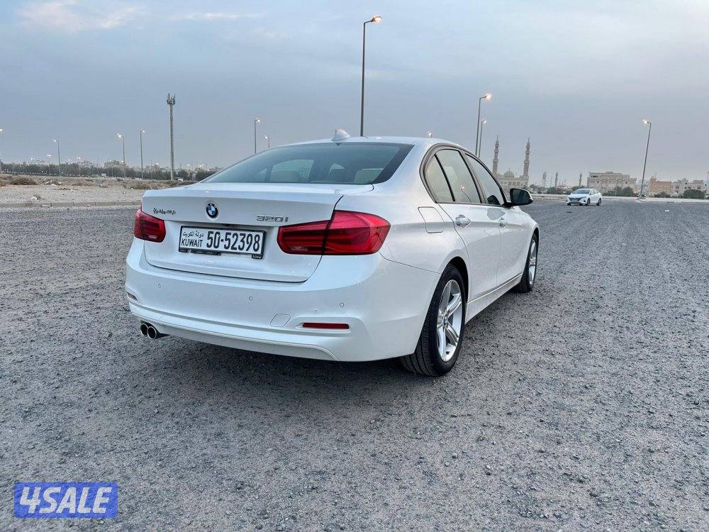 بي ام 320i موديل ٢٠١٨ الفل بحالة الوكالة5