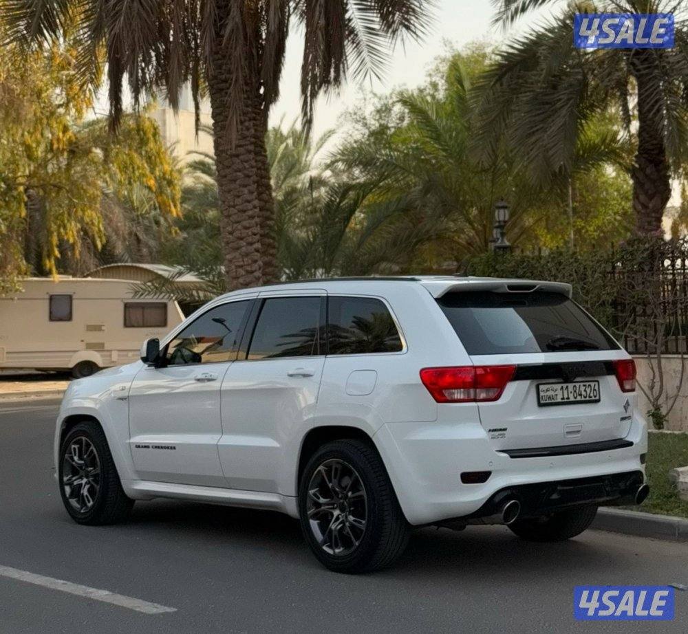 للبيع جراند شيروكي SRT8 موديل 2013 صبغ وكاله بالكامل1