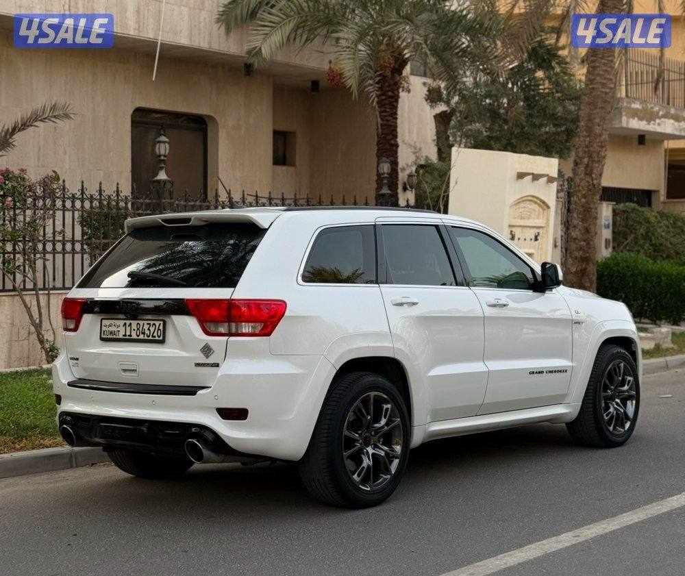 للبيع جراند شيروكي SRT8 موديل 2013 صبغ وكاله بالكامل2