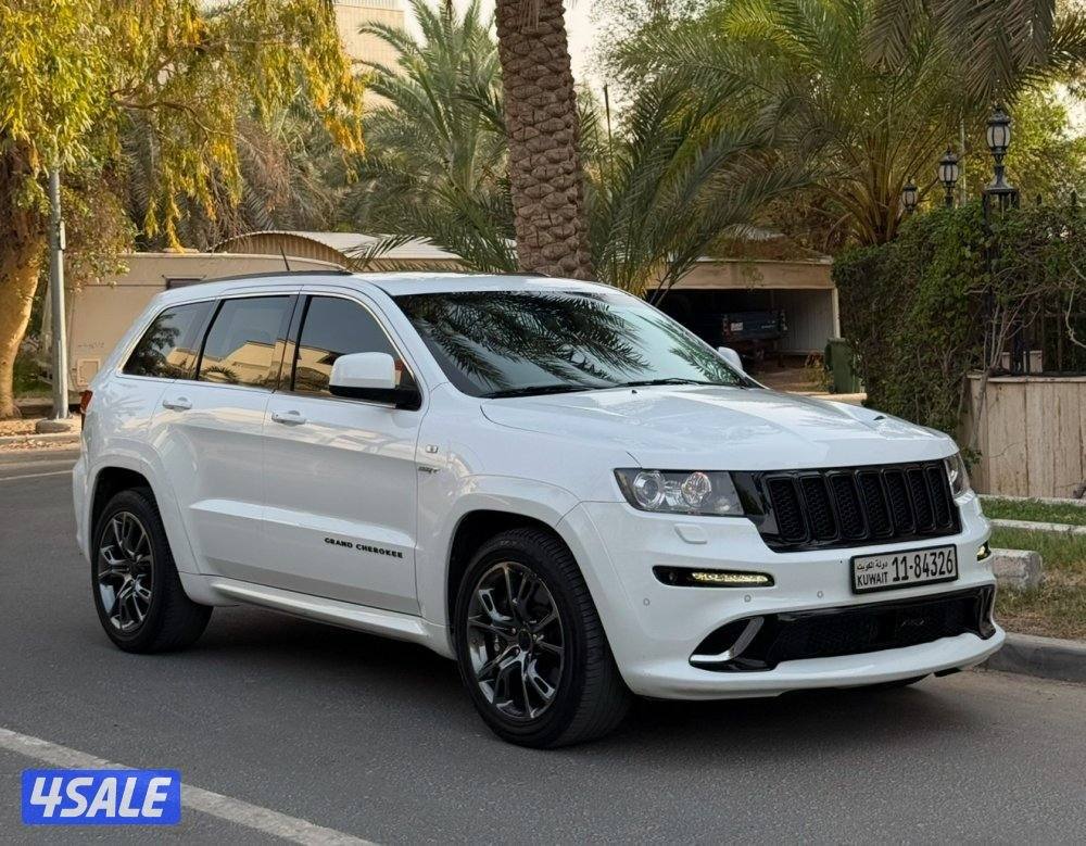 للبيع جراند شيروكي SRT8 موديل 2013 صبغ وكاله بالكامل3