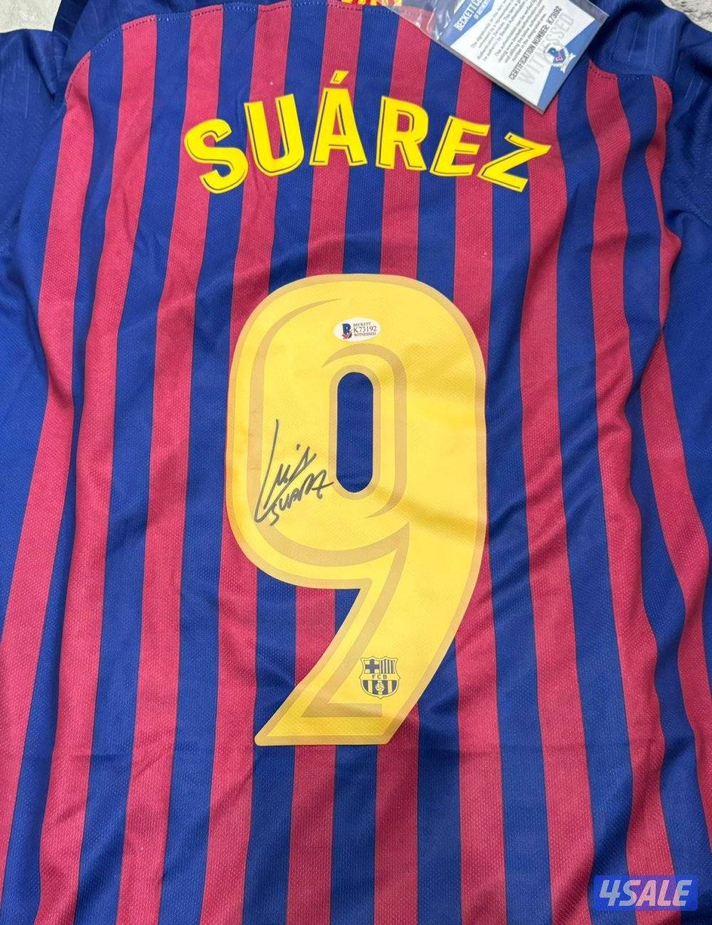 Luis Suárez Signed Barcelona Jersey - Beckett Certified2