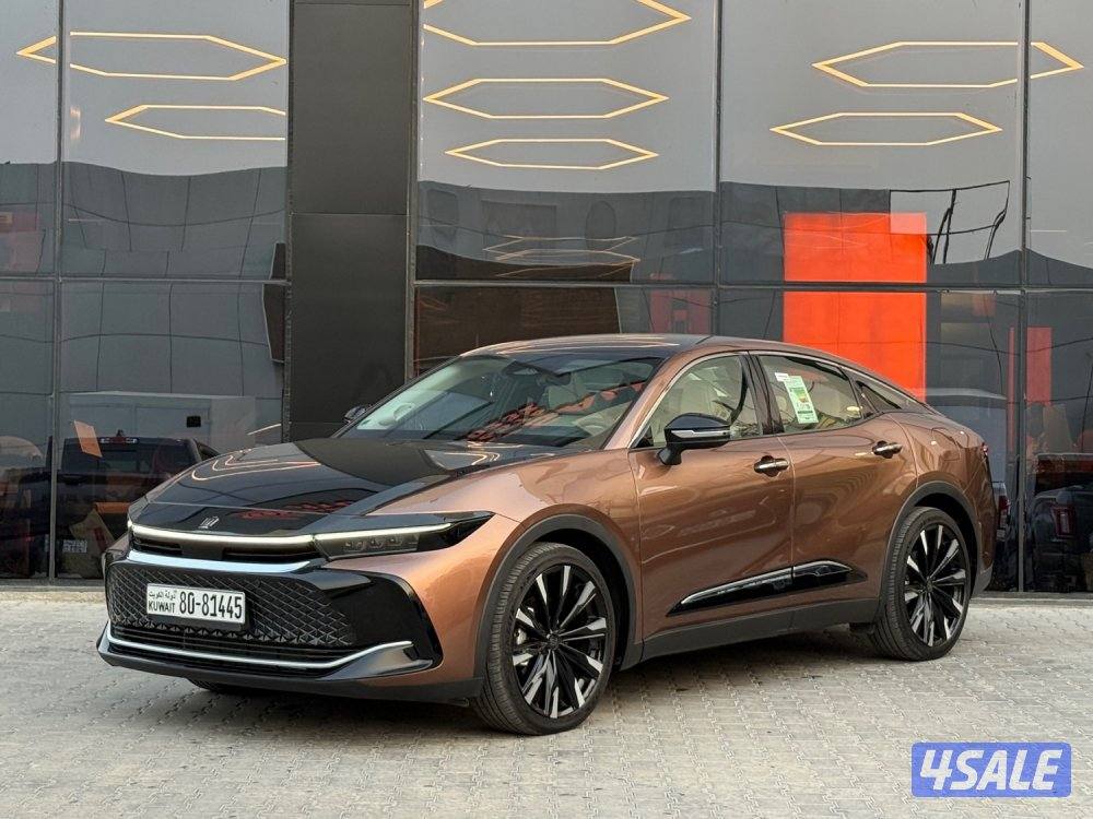 TOYOTA CROWN HYBRID _2023 عداد الفين فقط1