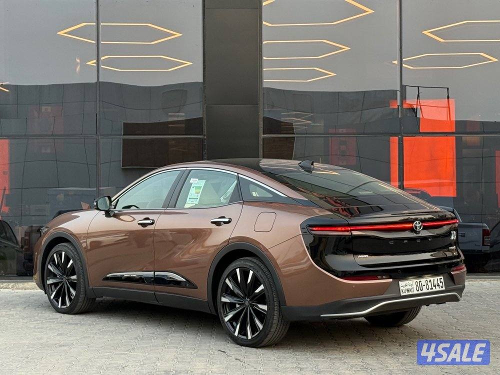 TOYOTA CROWN HYBRID _2023 عداد الفين فقط3