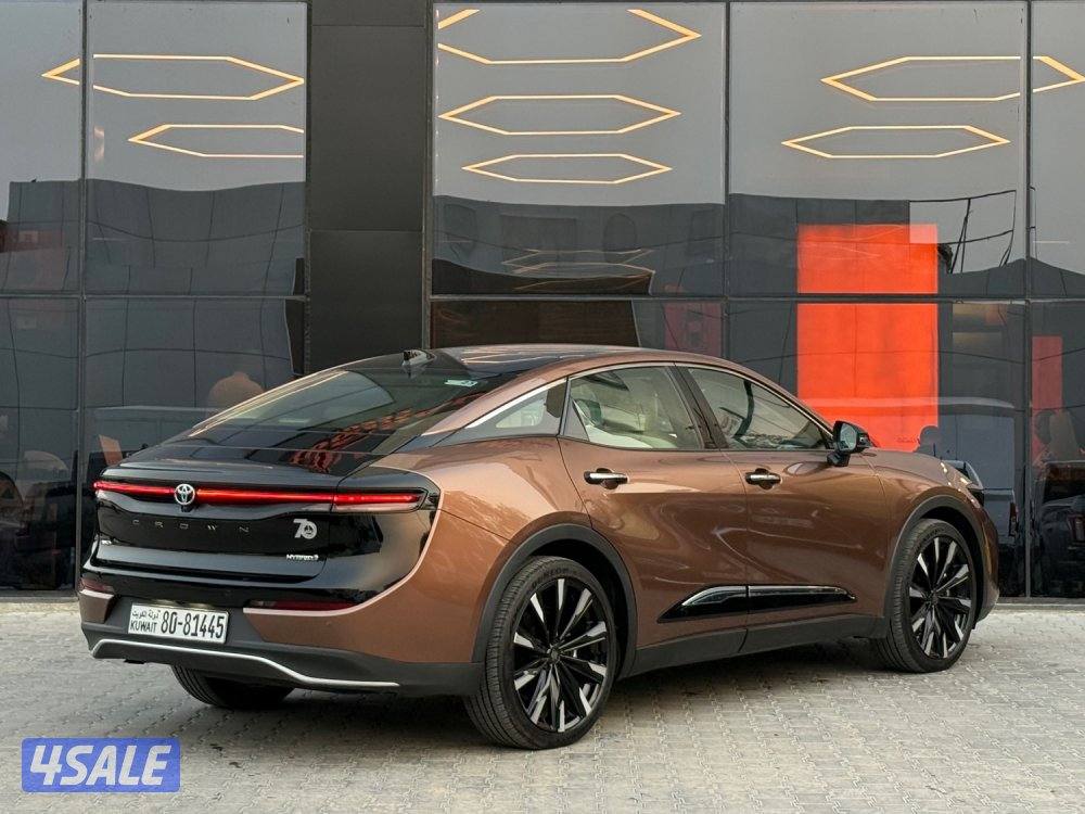 TOYOTA CROWN HYBRID _2023 عداد الفين فقط5