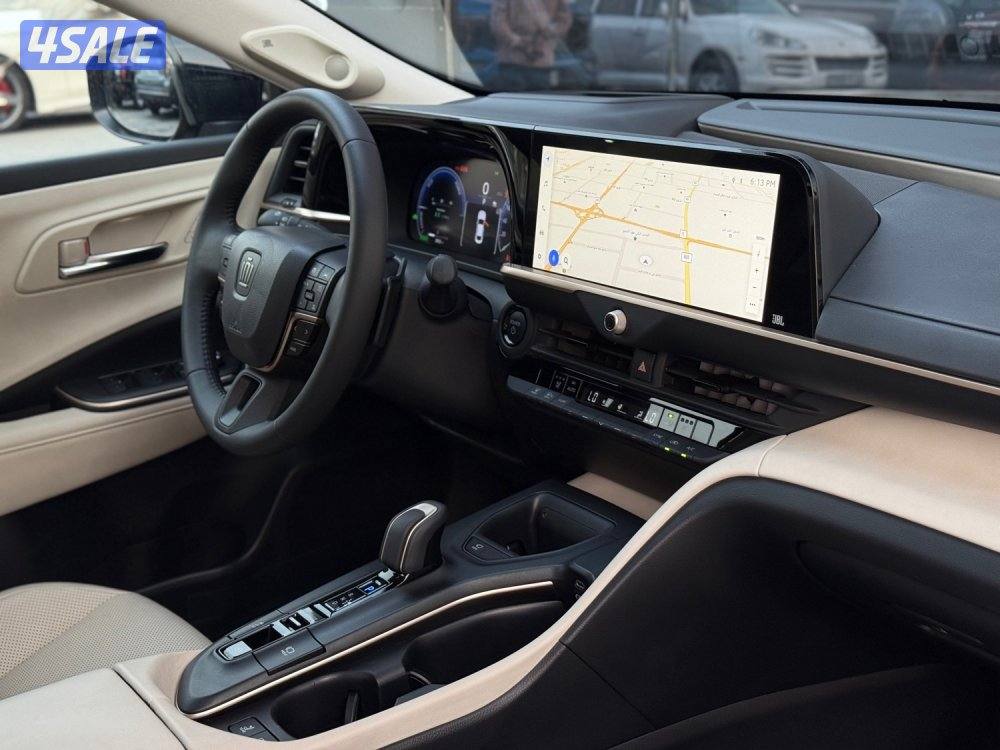 TOYOTA CROWN HYBRID _2023 عداد الفين فقط7