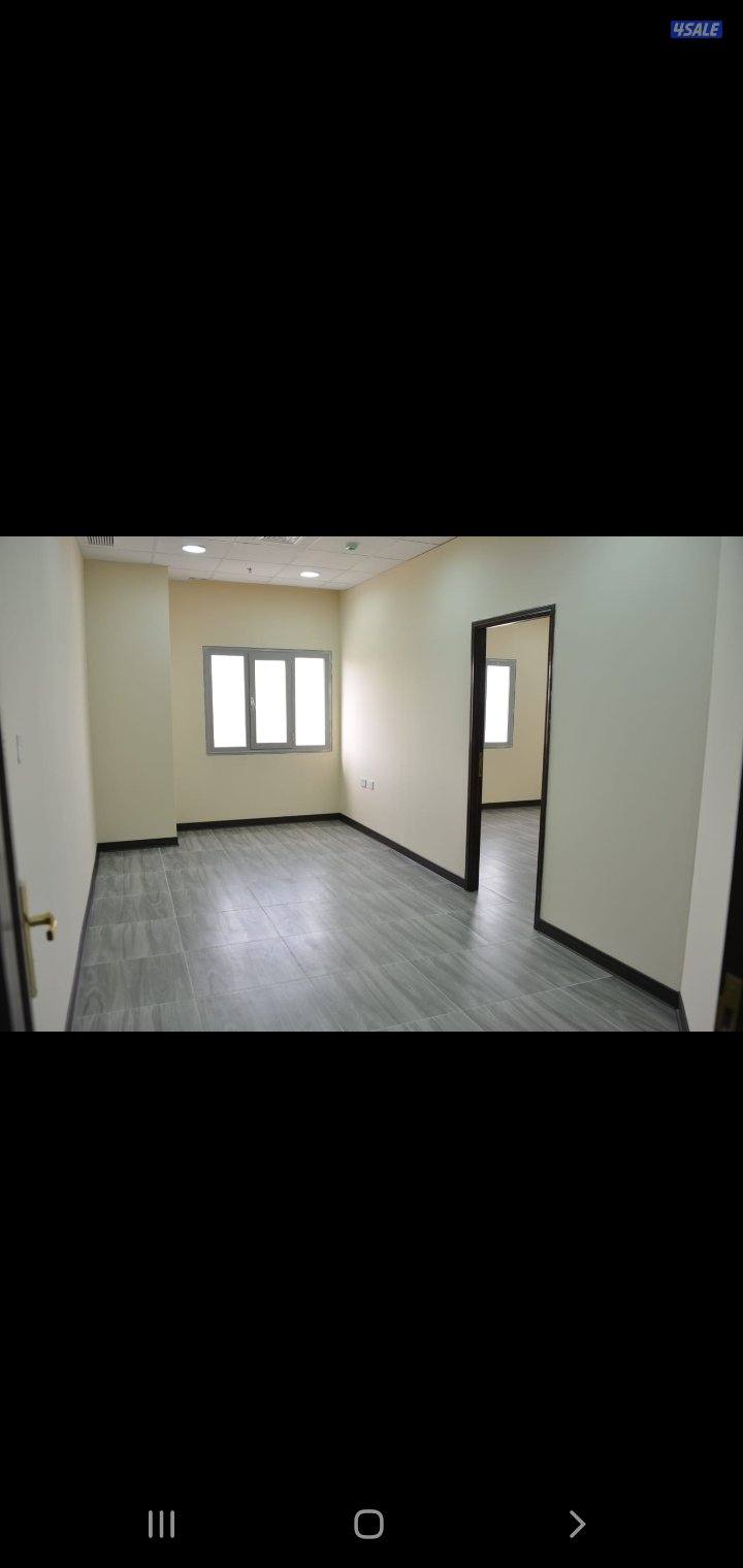 للايجار مكتب بالفروانية شارع حبيب مناور مجمع العربيد1