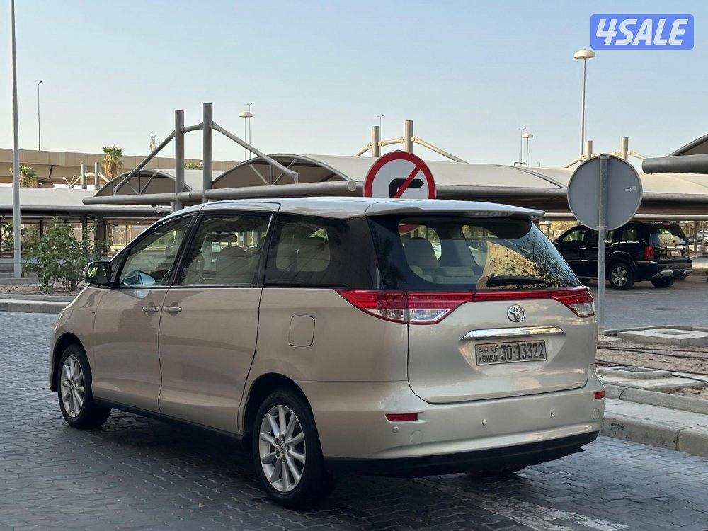 للبيع تويوتا بريفيا موديل 2014 وارد الساير3