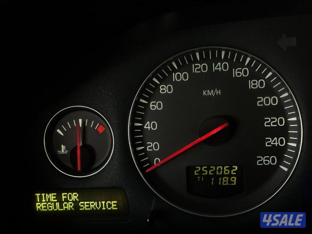 للبيع VOLVO 90 موديل 2004 وارد الوكاله8