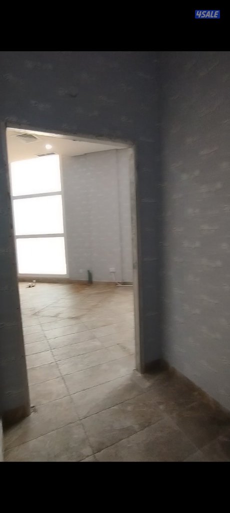 للايجار 3 ادوار تجاري بالسالمية على الدائري الخامس8