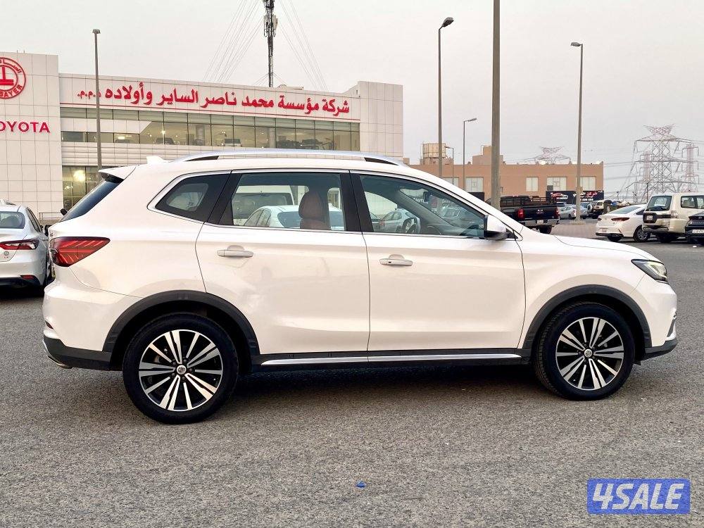 جيب RX5 وارد وكاله2021 كامل المواصفات بحاله ممتازه2