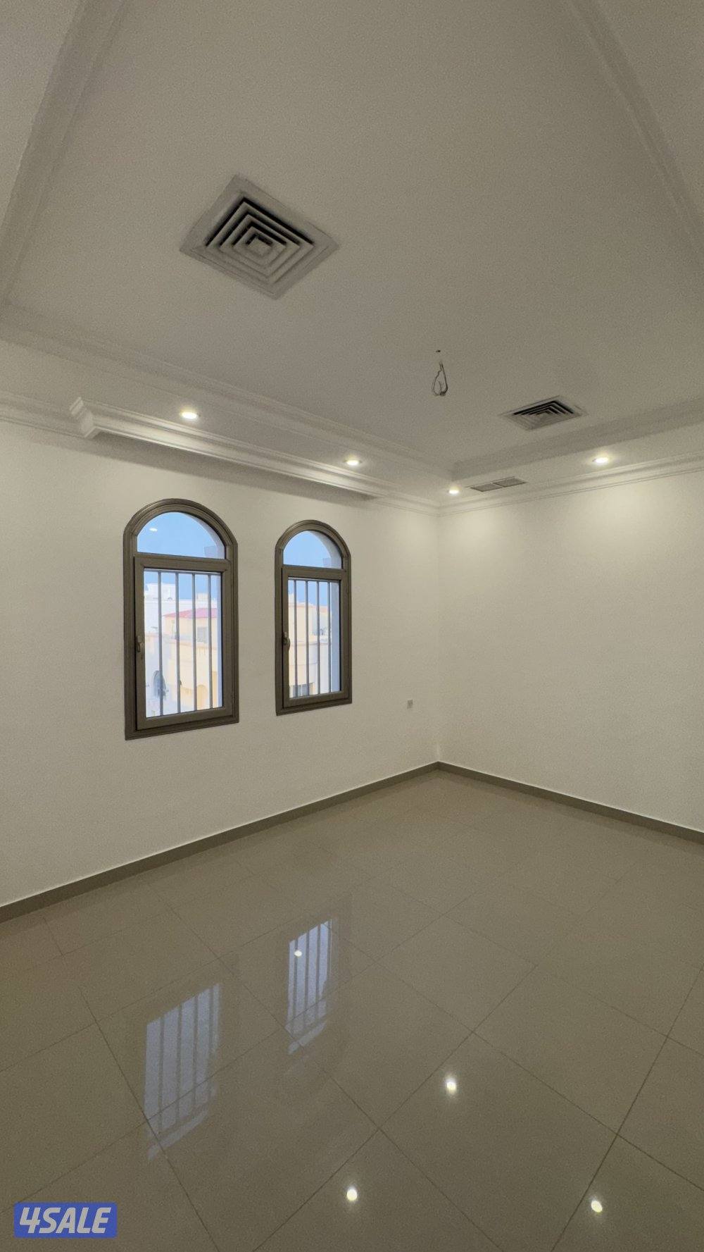 للإيجار شقة في عبدالله مبارك3