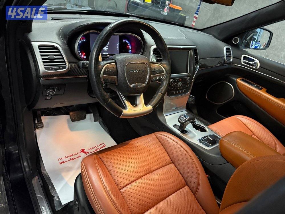 جراند شيروكي SRT 82