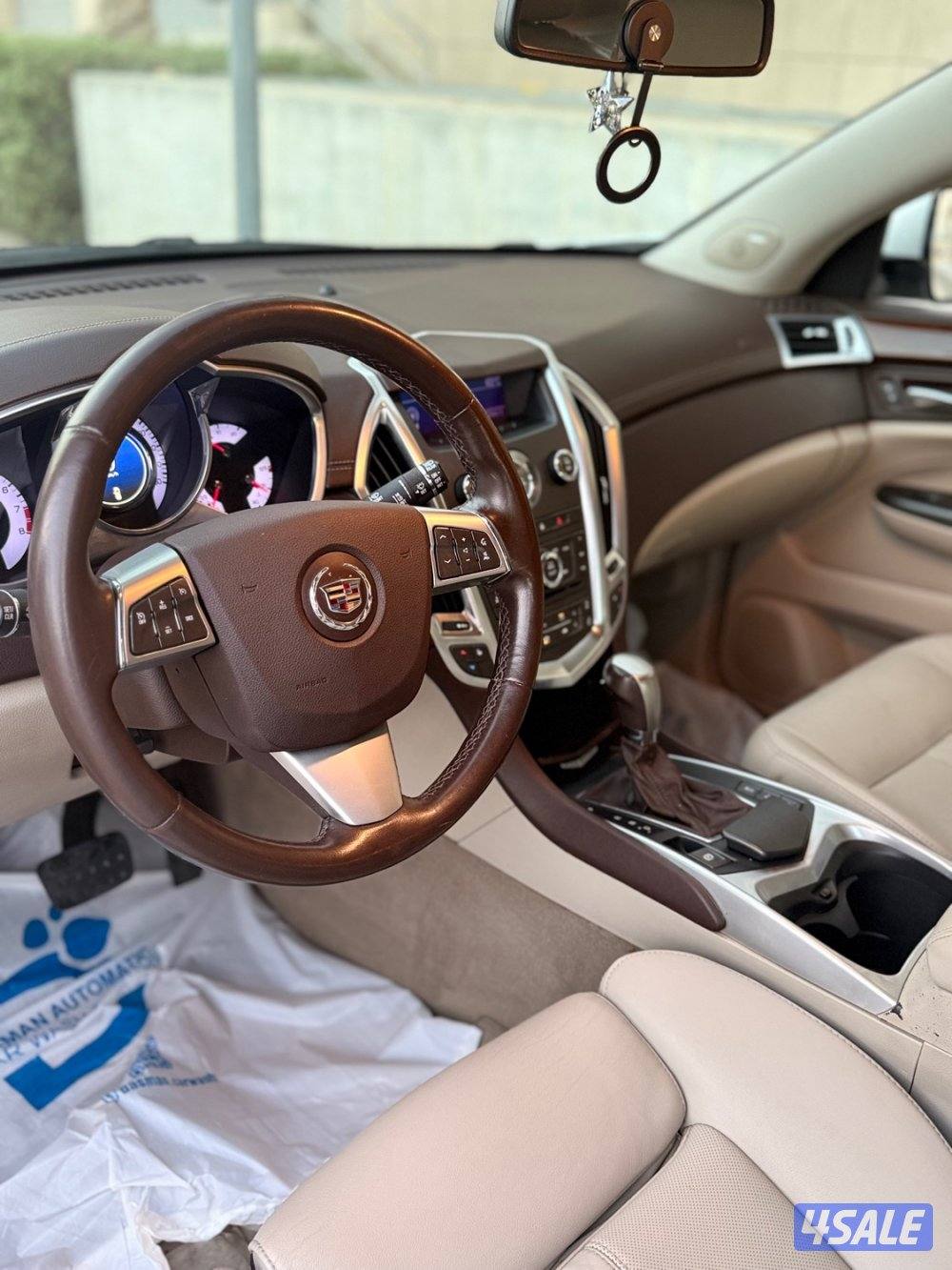 للبيع كاديلاك SRX44