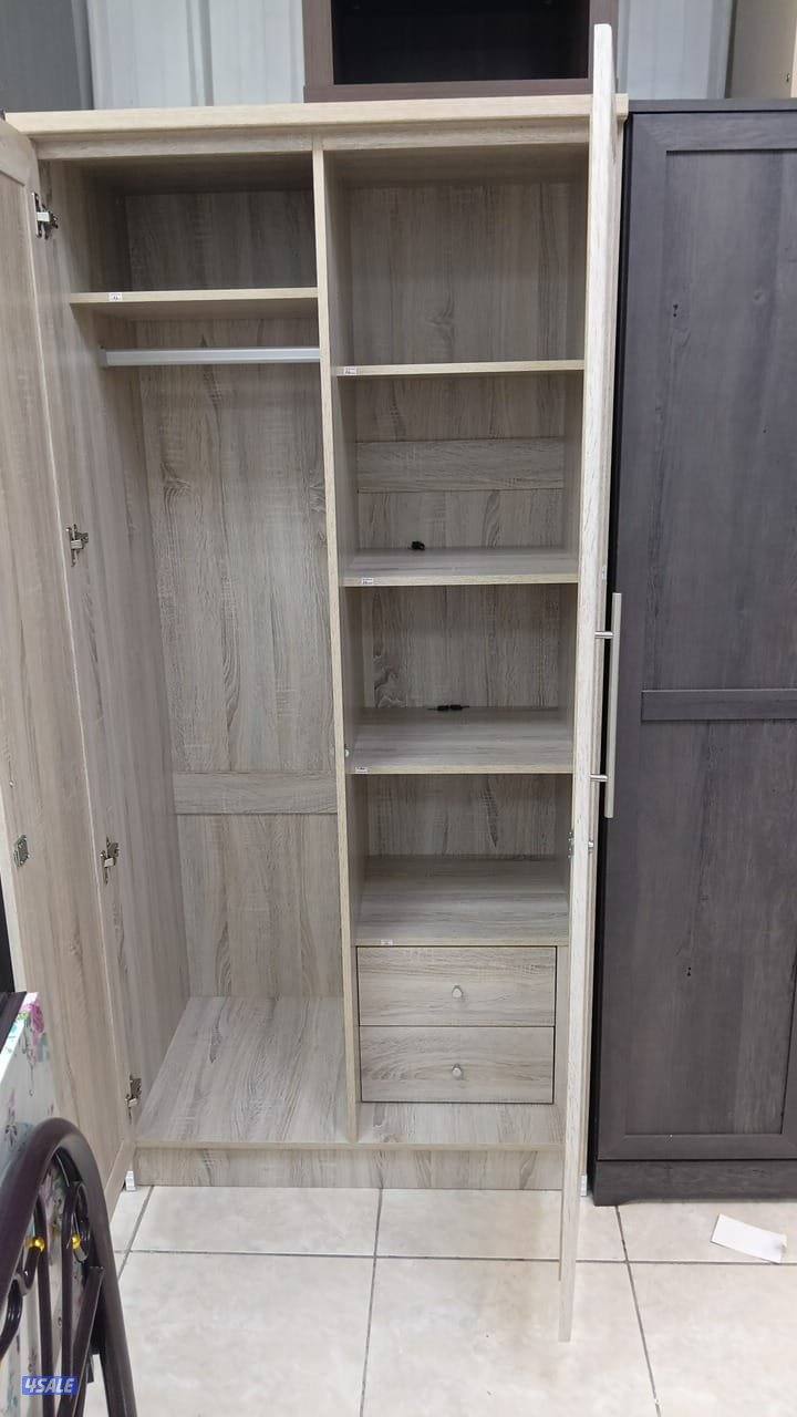 جاهزه للاستلام كبتات للبيع ٢ باب ارفف وعلاقة.7