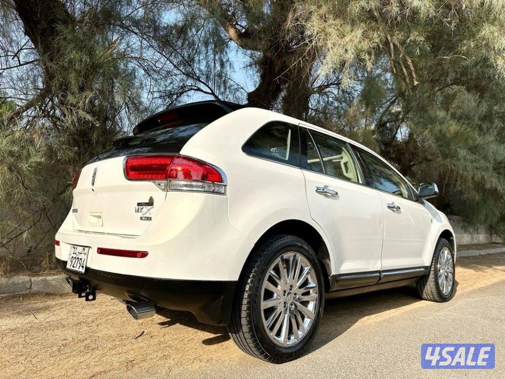 للبيع لنكولن MKX بحالة الوكالة3