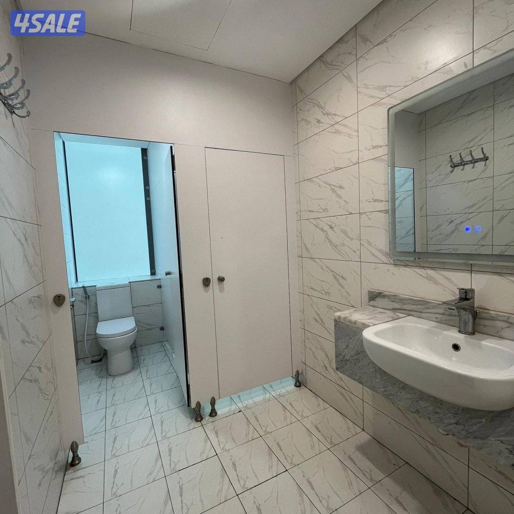 دور كامل تجاري في القبلة قطعة 144