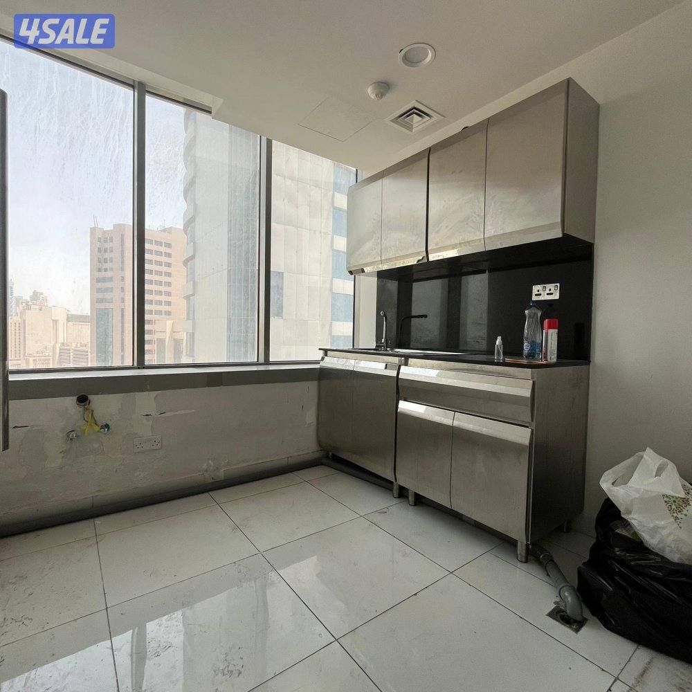 دور كامل تجاري في القبلة قطعة 143