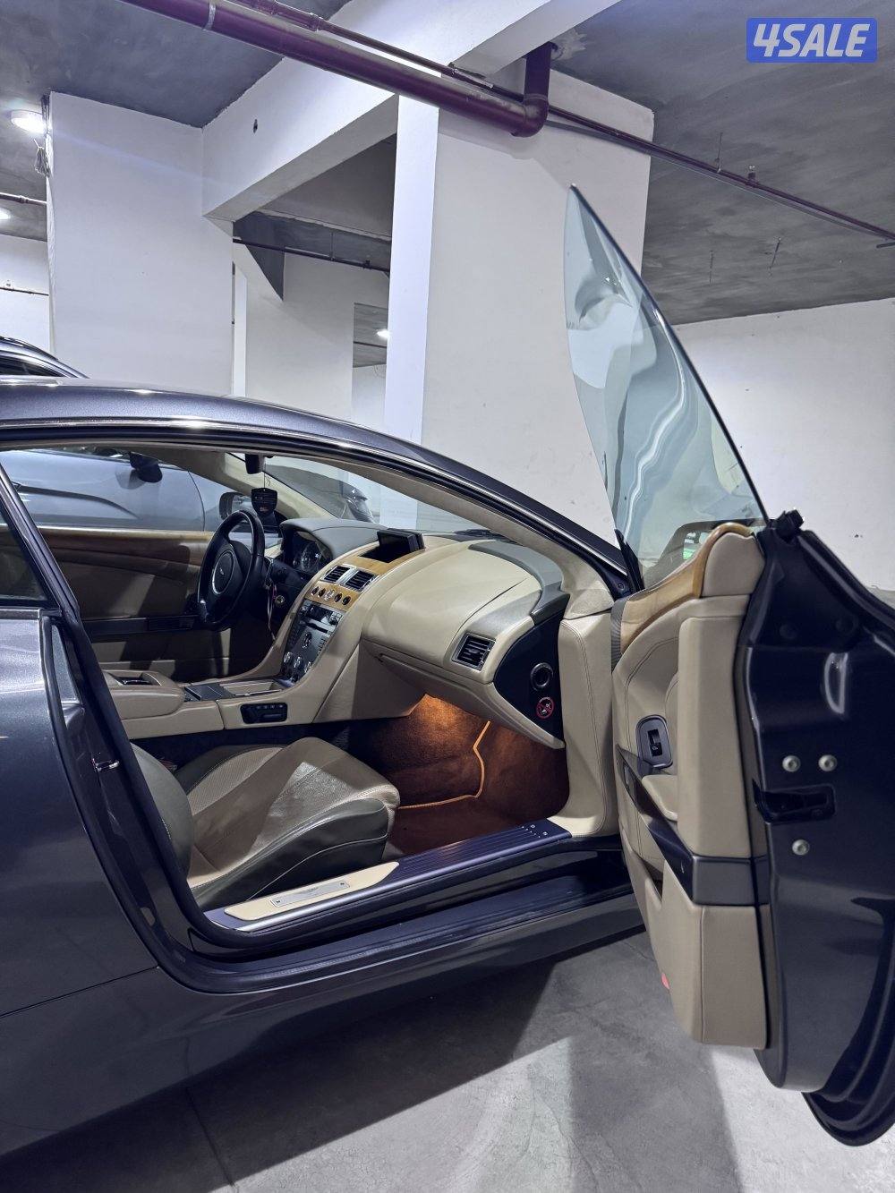 Aston Martin DB9 20084