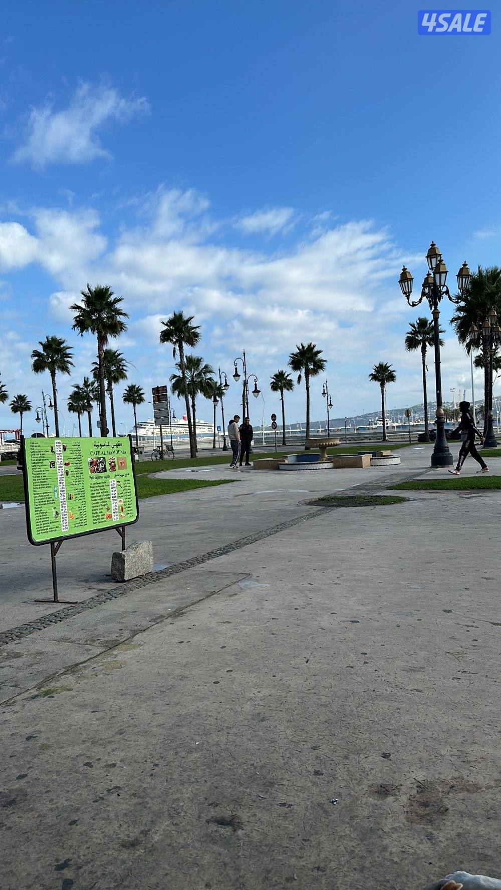 مطلوب عامل بسطه وطباخ هندي للعمل في مقصف في الشويخ0