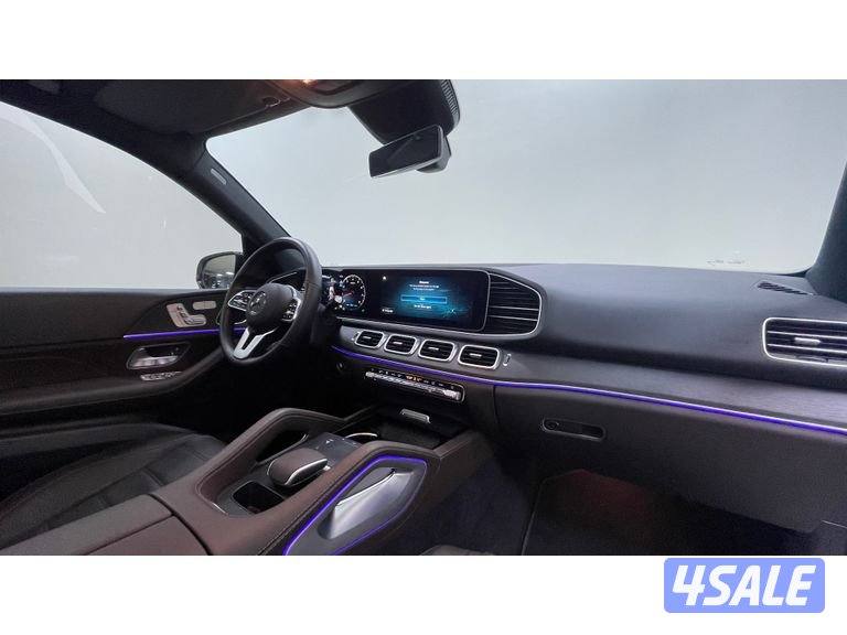 Mercedes-Benz GLE SUV9