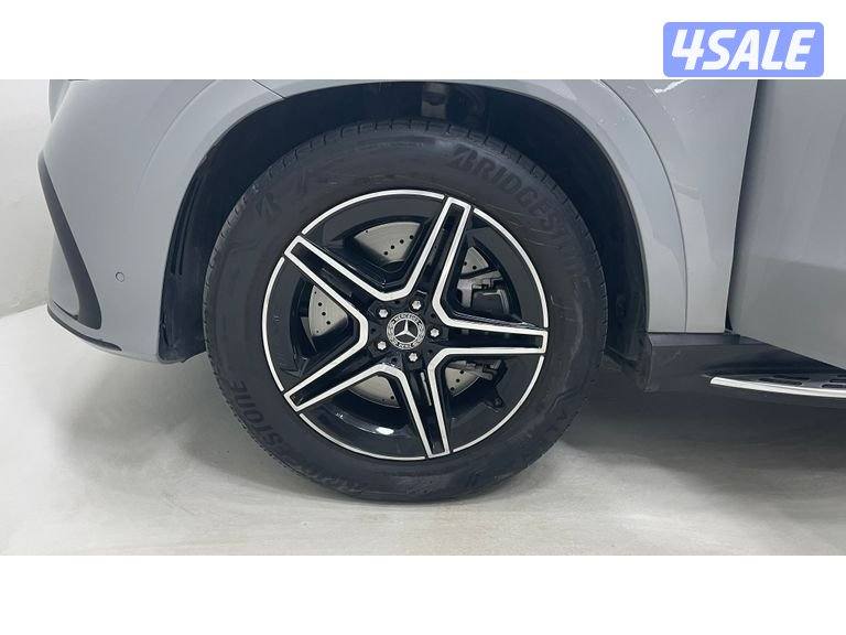 Mercedes-Benz GLE SUV7