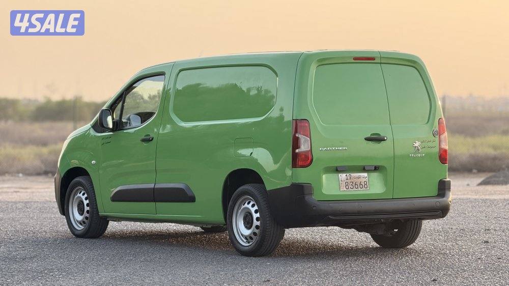 للبيع بيجو بارتنر ٢٠٢٢ مقفل3