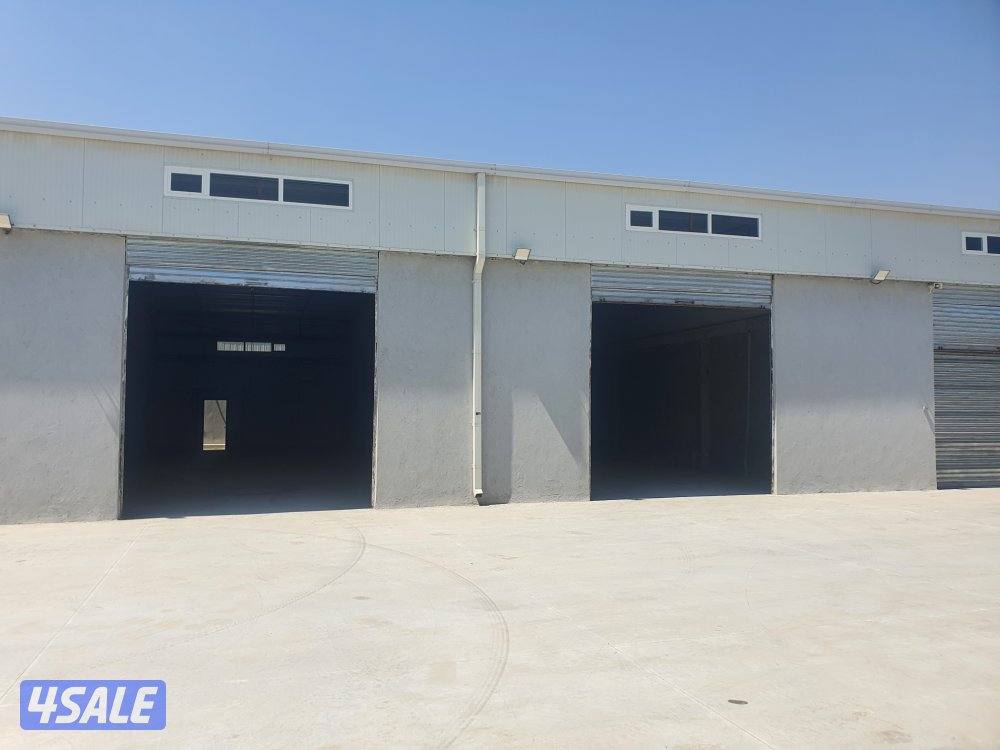 للإيجار محلات ومخازن وقسائم صناعيةبشرق الأحمدي الصناعية1