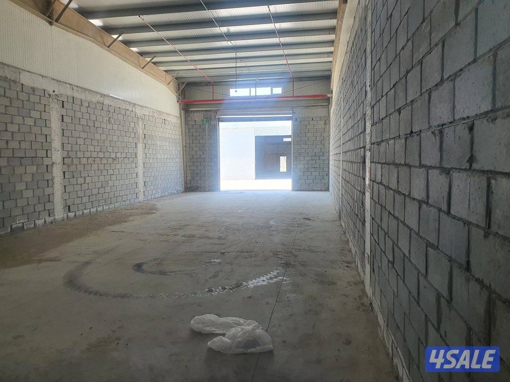 للإيجار محلات ومخازن وقسائم صناعيةبشرق الأحمدي الصناعية2