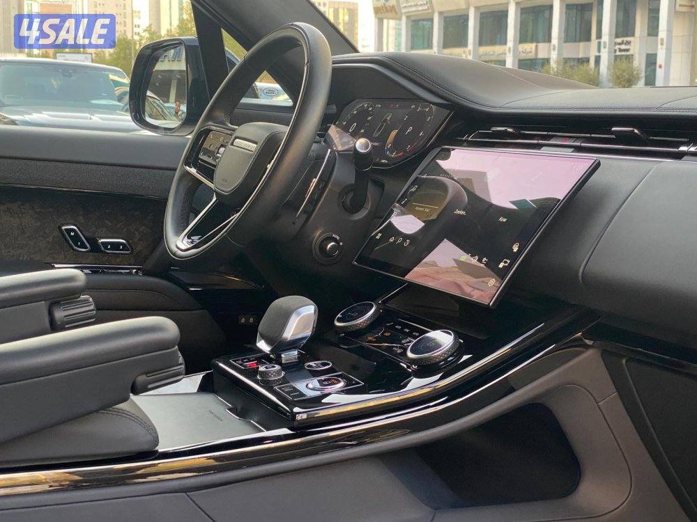 رنج سبورت فيرست ايدشن موديل 2023 عداد 14 الف كيلو فقط تحت الكفاله4