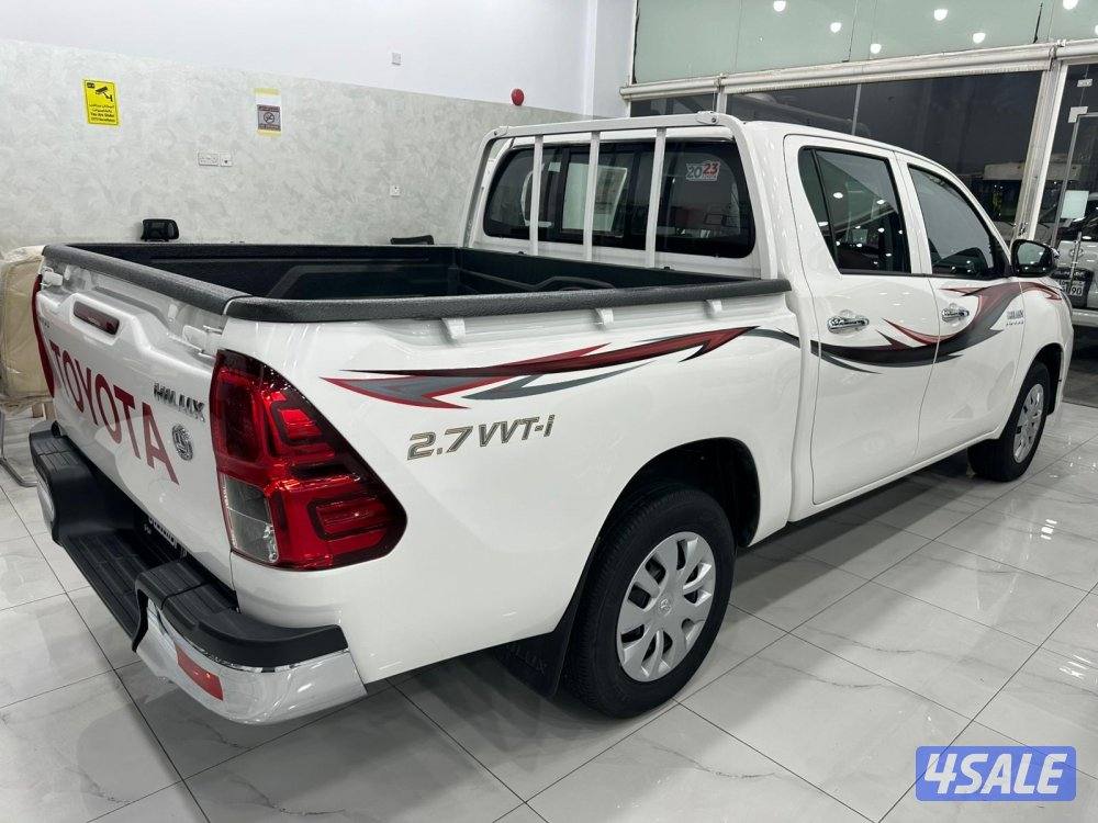 للبيع هايلكس موديل ٢٠٢٣ وارد الوكاله عداد ٧ ألف كم2