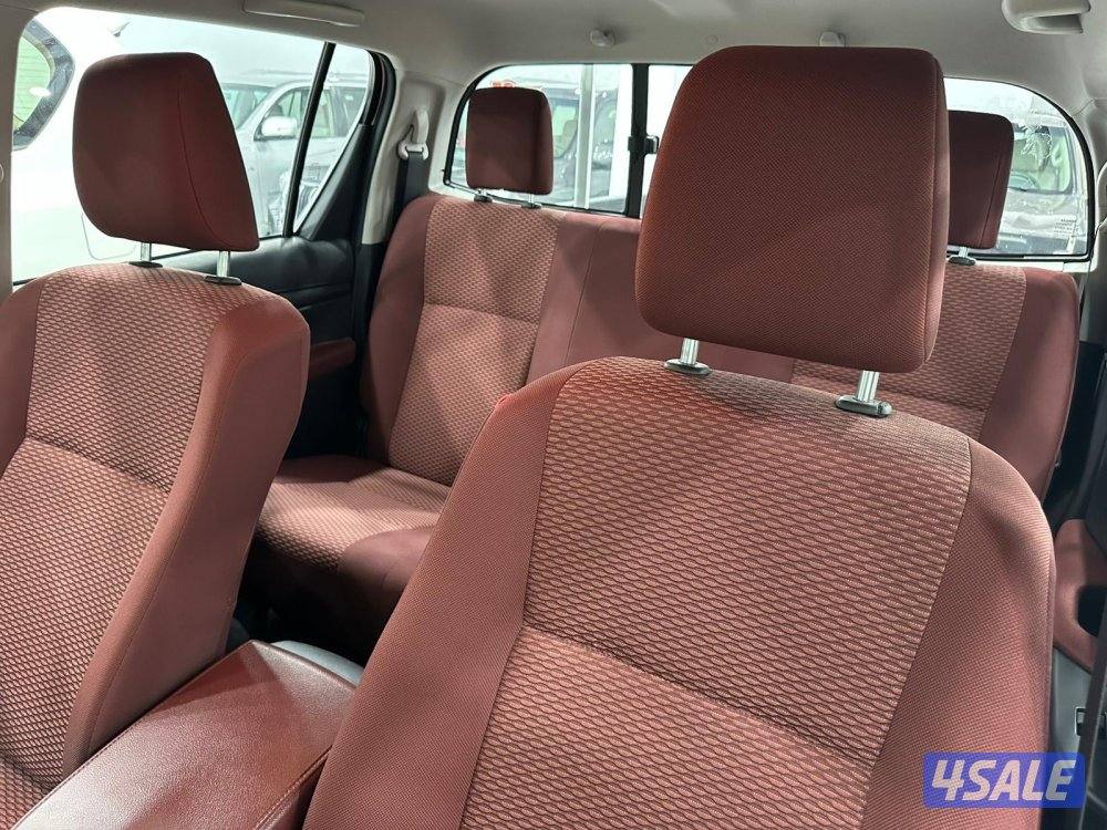 للبيع هايلكس موديل ٢٠٢٣ وارد الوكاله عداد ٧ ألف كم4