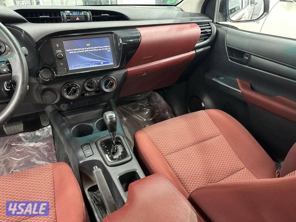 للبيع هايلكس موديل ٢٠٢٣ وارد الوكاله عداد ٧ ألف كم6