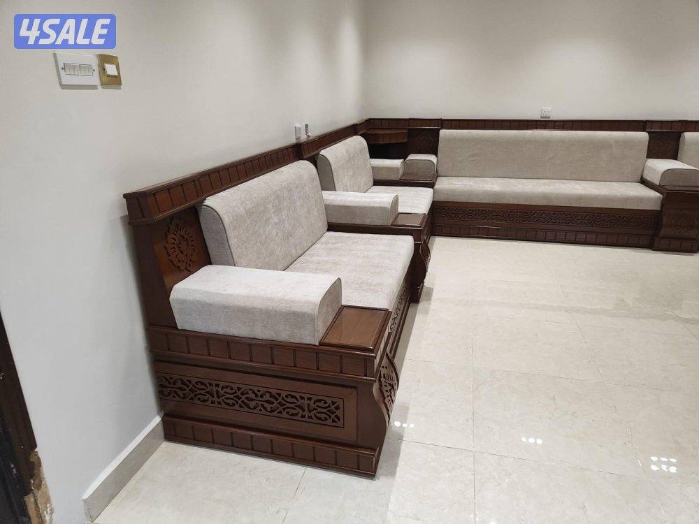 الضجيج مجمع غاليريا بوابة ٢او ٥محل رقم ١٤ بجوار بوخمسين للسجاد2