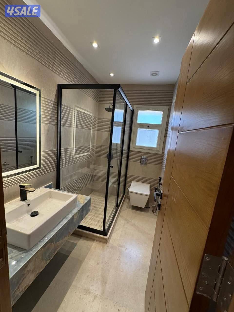 فني ادوات صحيه وتسليك مجاري تركيب اطقم حمامات1