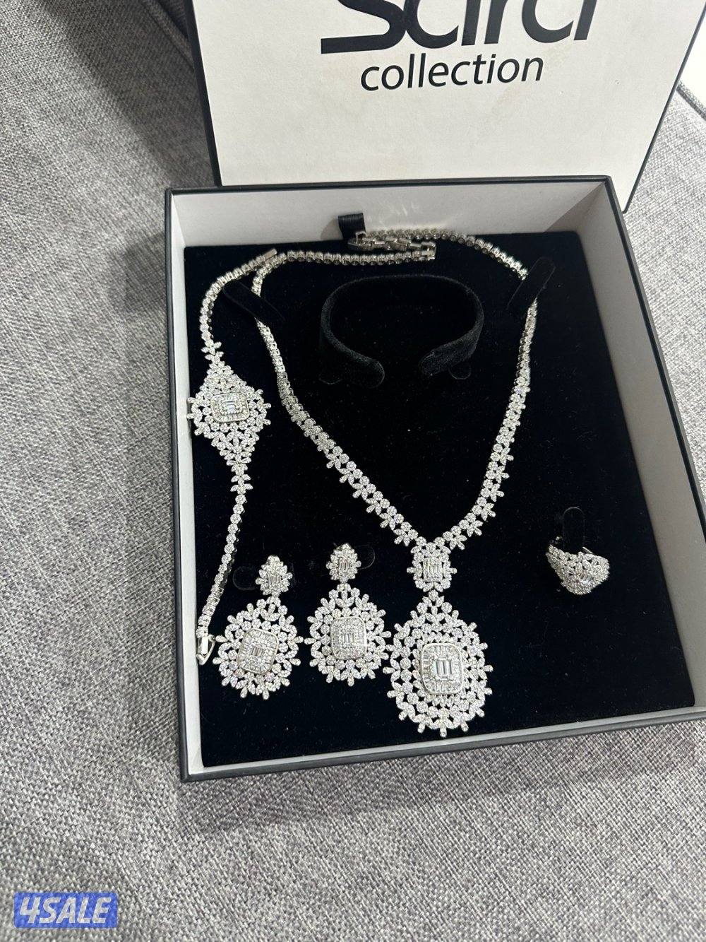 للبيع هذي الفساتين2