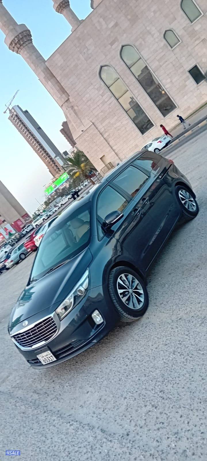 كيا جراند كرنفال 2016 عداد 184 الف بحالة فوق الممتازة0