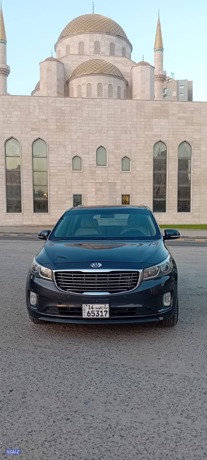 كيا جراند كرنفال 2016 عداد 184 الف بحالة فوق الممتازة2