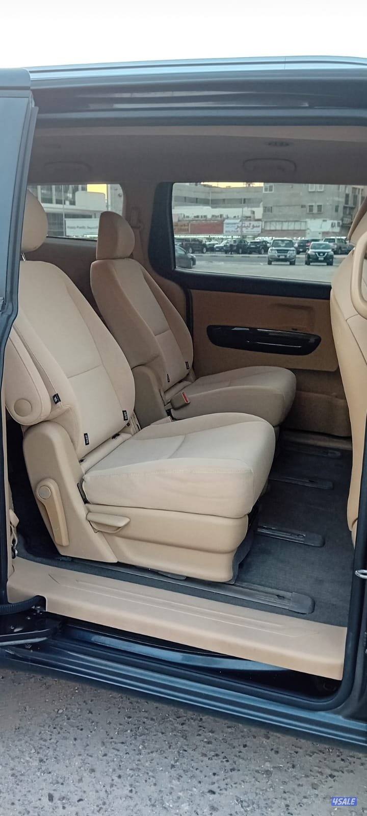 كيا جراند كرنفال 2016 عداد 184 الف بحالة فوق الممتازة12