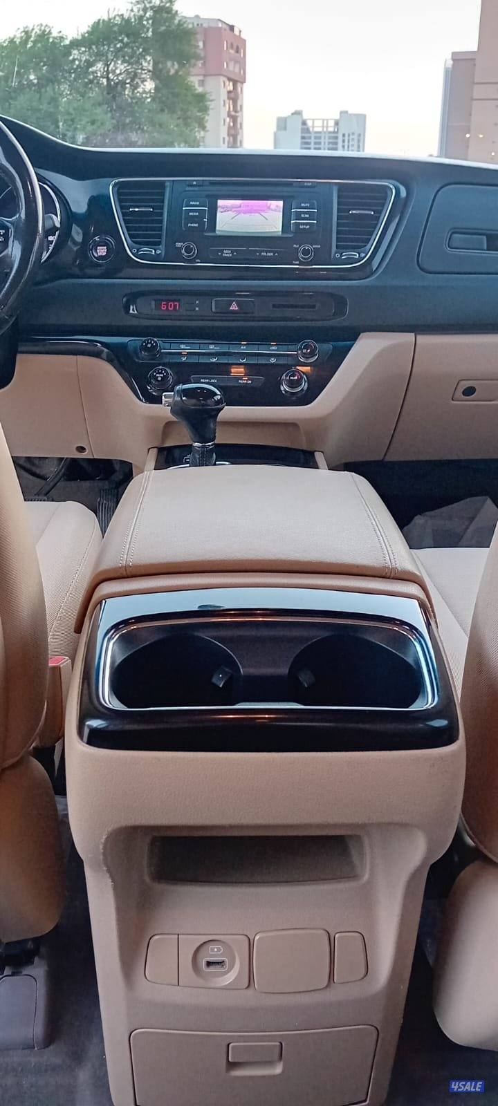 كيا جراند كرنفال 2016 عداد 184 الف بحالة فوق الممتازة13