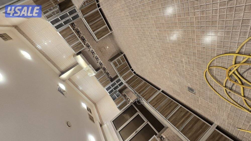 للايجار دور ارضي وشقق ودور اول ٥ غرف بتوسعة الوفرة1