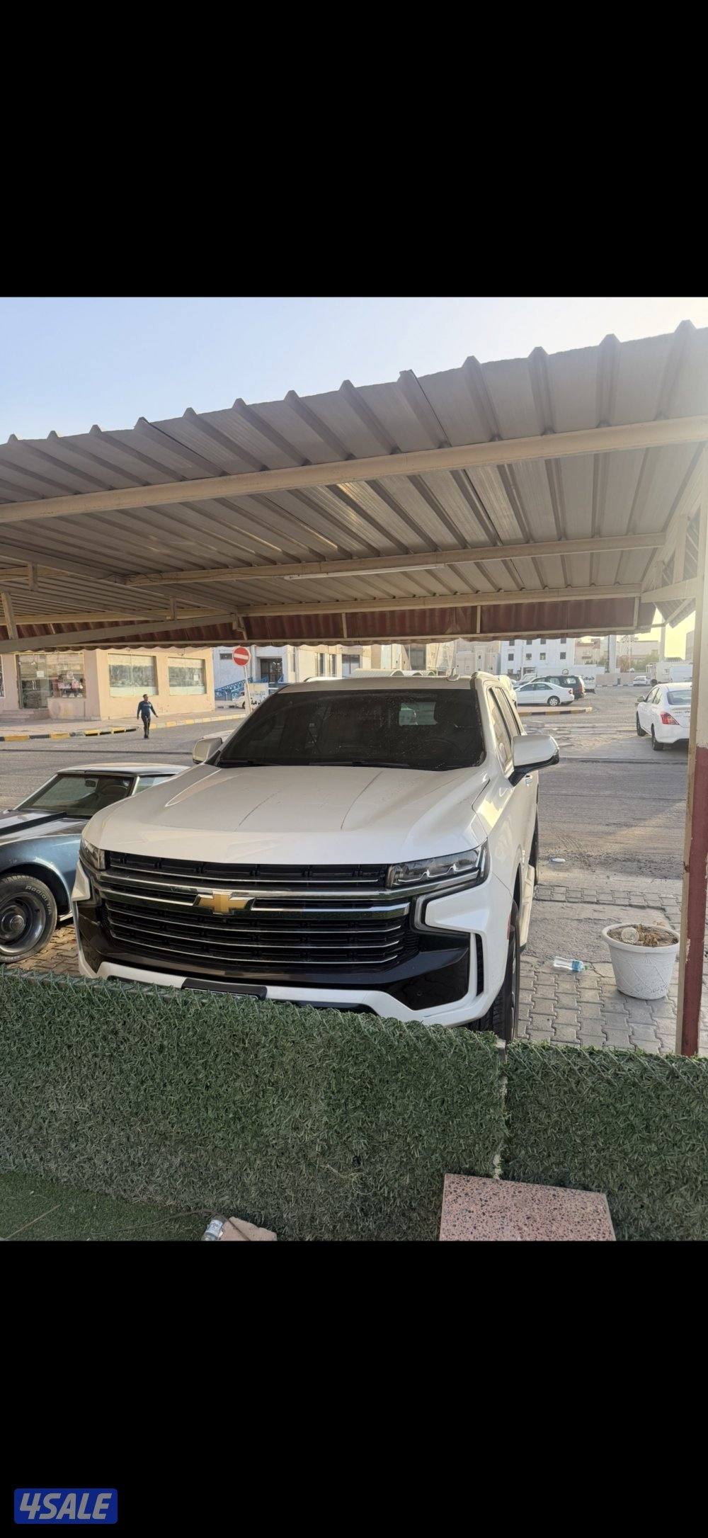 للبيع تاهو موديل 2022 ابيض ثلجي ماشي 100 الف نظيف جدا0