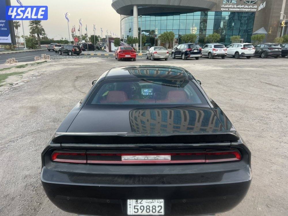 شالنجر 2013 اسود 6 سلندر تمتيك شاشة بحاله ممتازة5