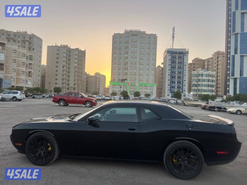 شالنجر 2013 اسود 6 سلندر تمتيك شاشة بحاله ممتازة10