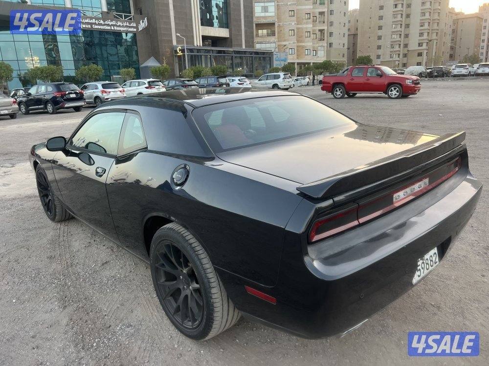 شالنجر 2013 اسود 6 سلندر تمتيك شاشة بحاله ممتازة11