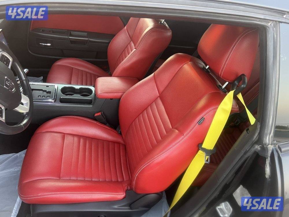 شالنجر 2013 اسود 6 سلندر تمتيك شاشة بحاله ممتازة13