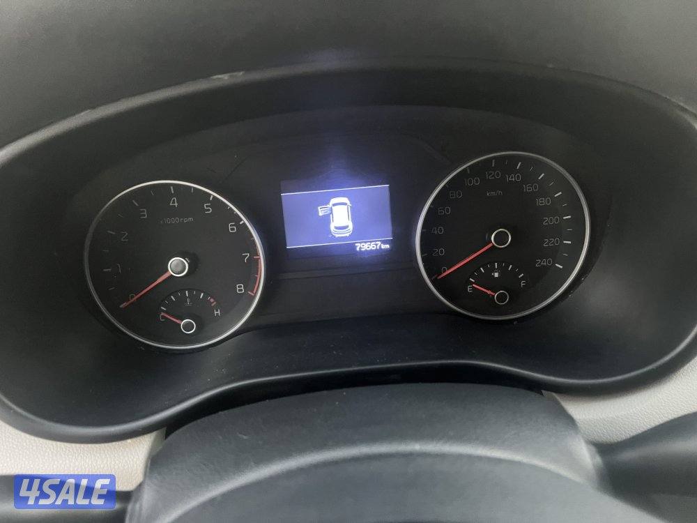 شالنجر 2013 اسود 6 سلندر تمتيك شاشة بحاله ممتازة14