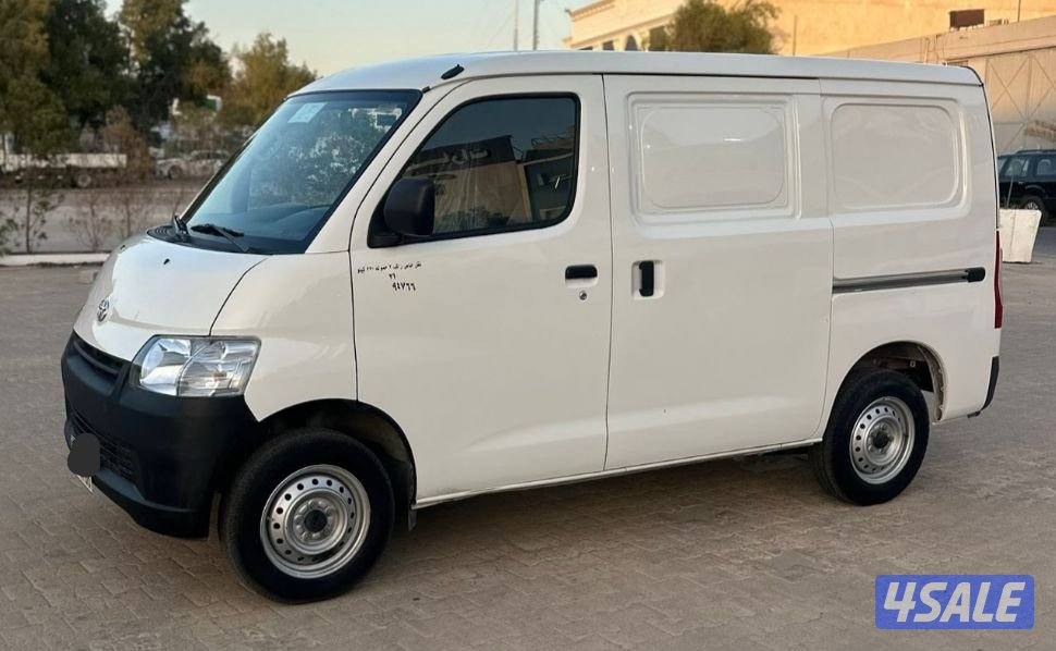 لتوصيل الطلبات الاستهلاكية باصات ثلاجة و مقفل للعقود الشهريه والسنوي1