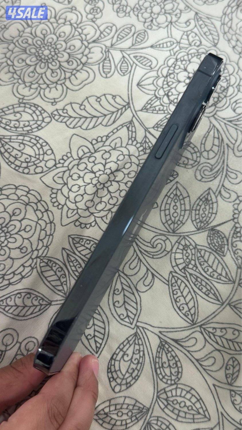 للبيع آيفون ١٢ برو ماكس سليم بدون كسور3