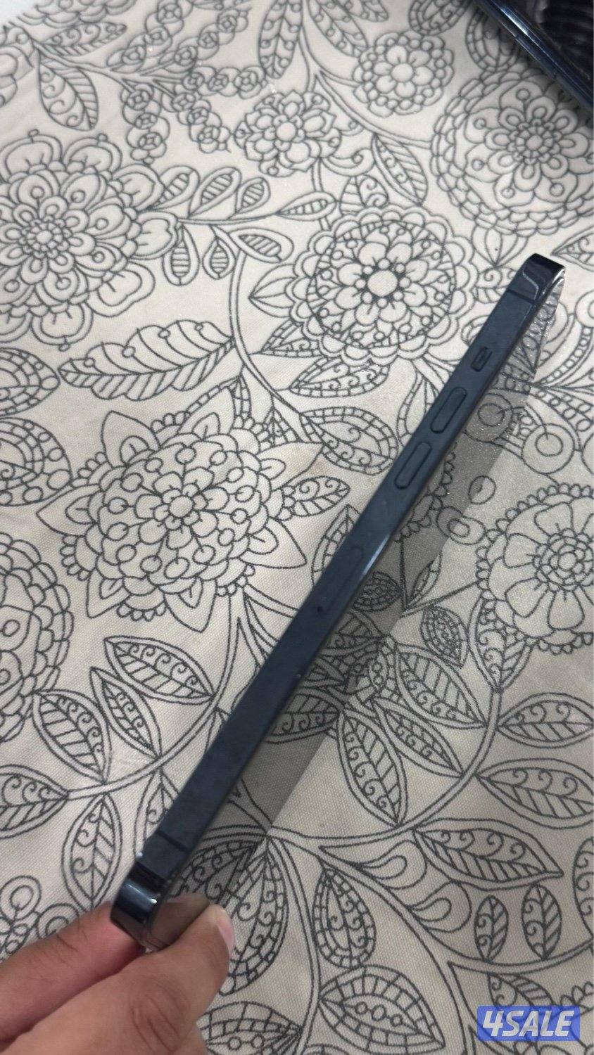 للبيع آيفون ١٢ برو ماكس سليم بدون كسور4